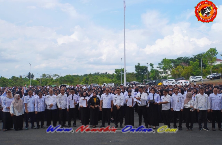 Perkuat Pelayanan Publik, 2.409 SK PPPK Paruh WAKTU Diserahkan Wakil Bupati Kotabaru Dihadiri Ketua DPRD