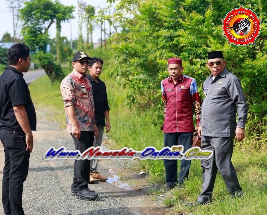 Sepasang Pimpinan Pemkab Kotabaru Kompak Cek Jalan Rusak Siap Tindaklanjuti Keluhan Warga