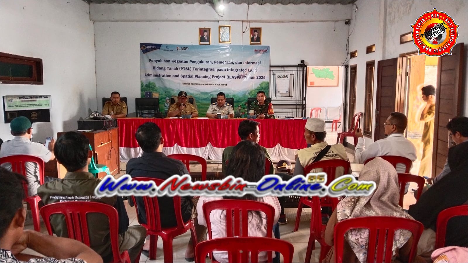 Desa Neglasari Laksanakan Kegiatan Pembagian BLT-DD Di Aula Desa, Kegiatan Tersebut Di Hadiri Oleh Beberapa Unsur