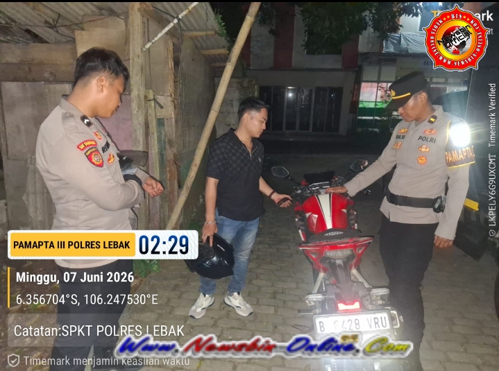 Tengah Malam Kehabisan Bensin, Warga Dapat Bantuan Cepat Dari Polres Lebak Melalui Layanan Polisi 110